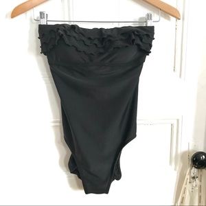 🧜🏽‍♀️ Strapless boutique swimsuit